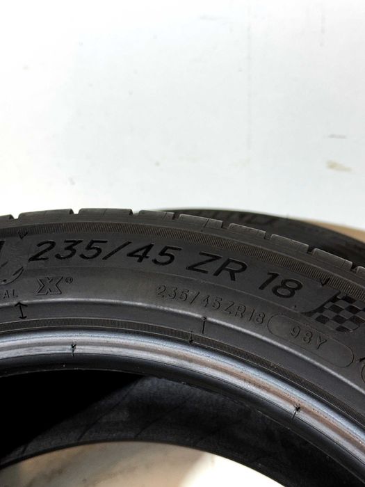 Pneus Michelin Pilot Sport 4 (Tesla) - 235/45/18 - Excelentes