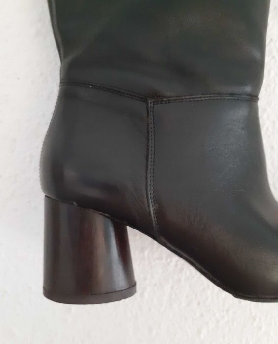 Botas cano alto pretas pele de salto grosso Mango 38
