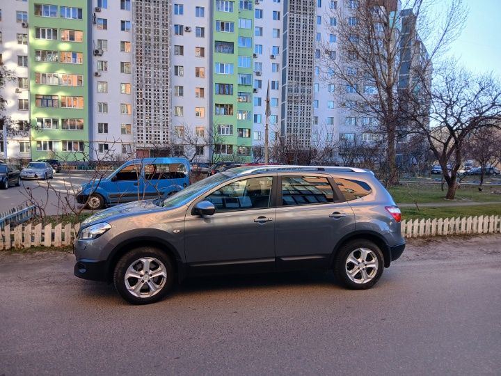 Продам   2012р Авто на повном ходу максимальная  коомплектация  Босе .