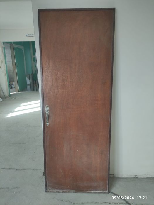 4 portas de madeira