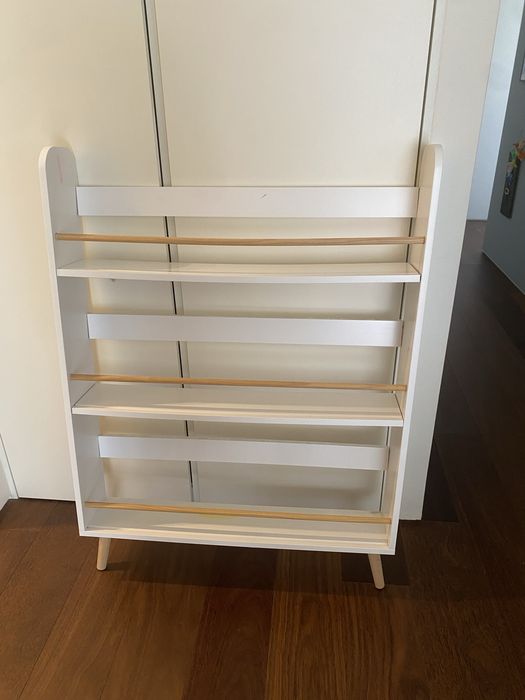 Mobilia, estante, prateleira quarto criança