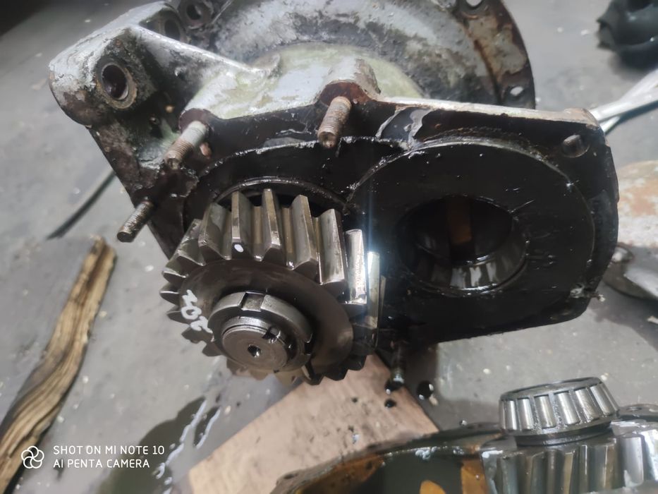Atak przedniego napędu 9x37  Massey Ferguson 595/592