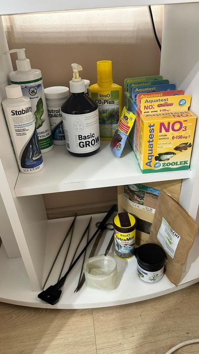 Akwarium Aquael 30L z szafką i wyposażeniem - zestaw