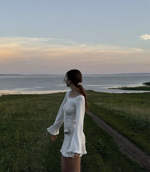 Нова!!! Біла сукня з відкритою спиною міні. Присутня бірка.