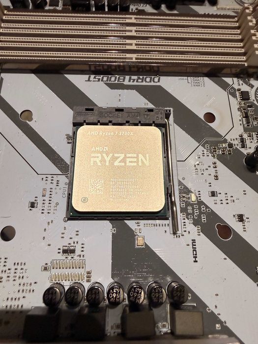Ryzen 3700X + Motherboard MSI B350 Tomahawk Artic