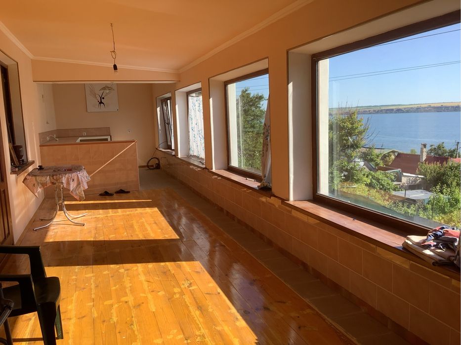 Продам дом -дачу у воды.