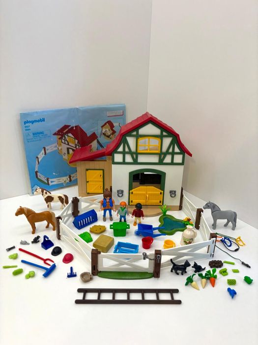 Playmobil 6927 Stadnina kucyków 1