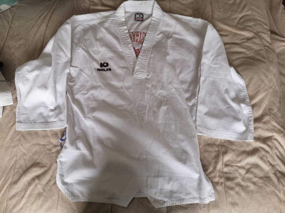 Dois Kimonos Taekwondo