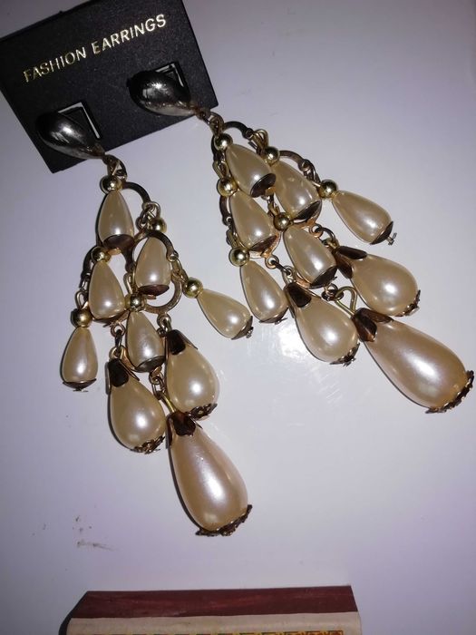 Серьги крупные, нарядные, бижутерия