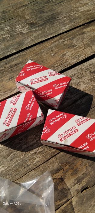 Форсунка топливна TAYOTA LEXUS original б/у