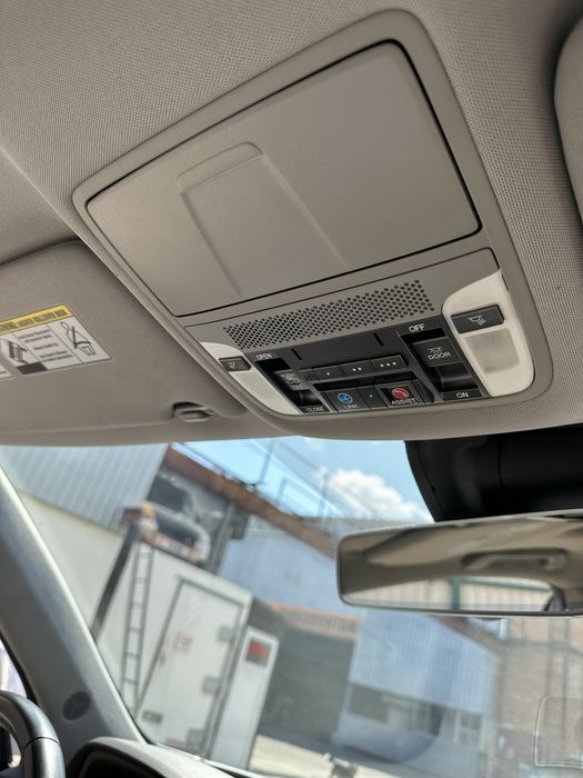 Acura MDX 2015 р, крутий сімейний кросовер