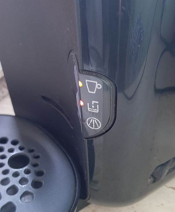 Ekspress kapsułkowy Bosch + uniwersalna kapsułka, filtry i kawa