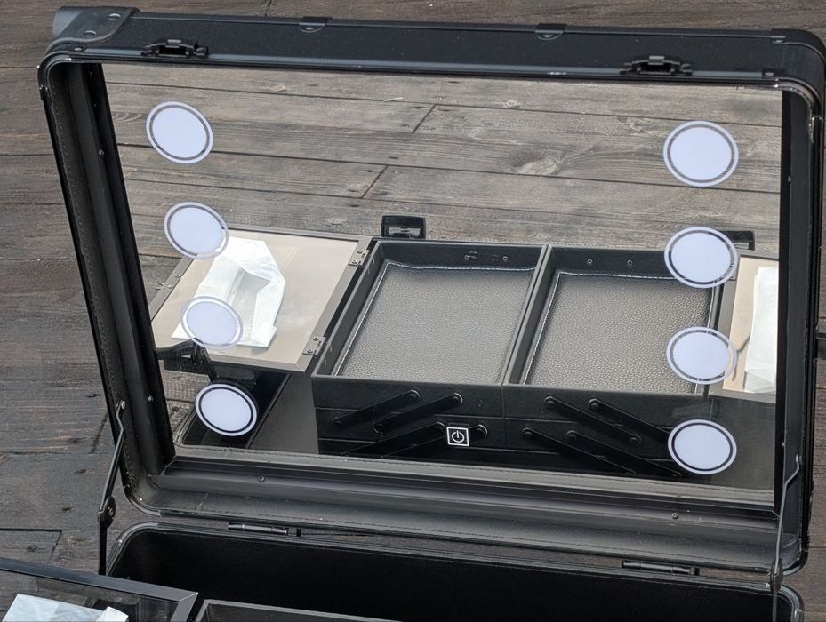 Профессиональная мобильная косметическая станция с подсветкой и зеркал