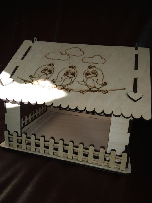 Годівнички для пташок з фанери