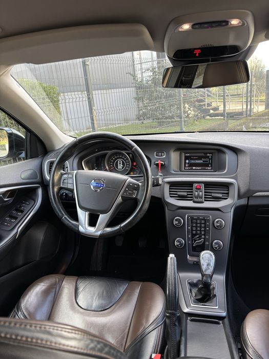 Volvo V40 Cross Country 1.6D 2013 - excelente estado e poucos kms!
