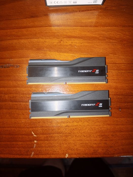 Vendo Memórias DDR5 32x2 64GB 6400 MHZ CL32