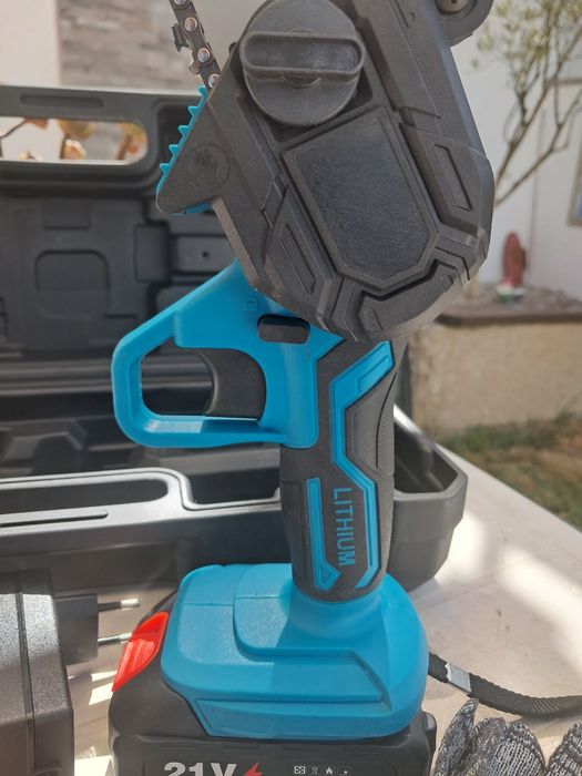 Mini Motosserra a Bateria 21V (6 polegadas) – Kit Completo (Novo)