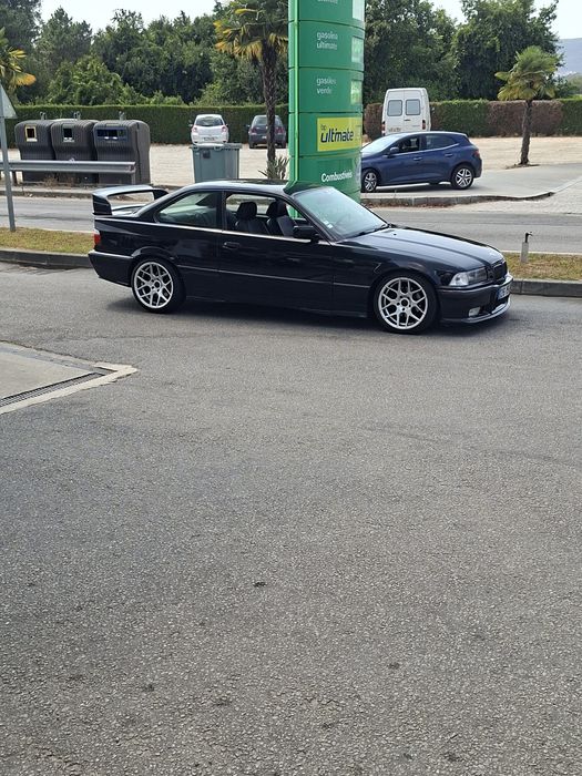 BMW 318is em bom estado