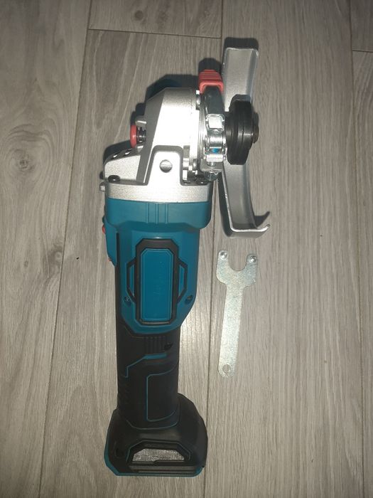 Akumulatorowa szlifierka kątowa Erbauer EAG18-Li 18V EXT