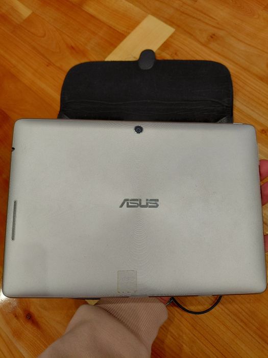 Планшет asus transformer pad TF300T. Комп'ютер asus. Асус