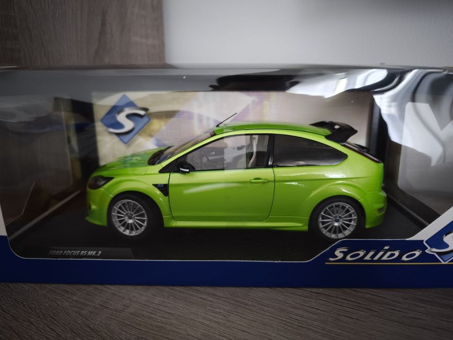 Ford Focus RS 1/18 Verde - Miniatura à Escala 1/18