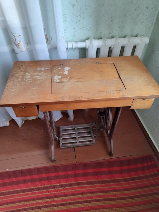 Продам швейну машинку Подолка