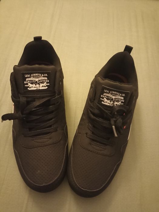 Buty Levi's rozm 43 sneakersy adidasy trampki