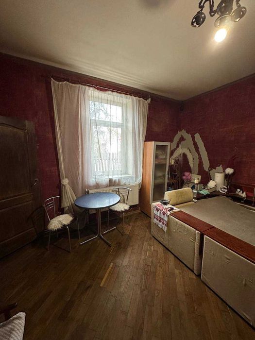 Терміновий продаж 2-кімнатної квартири на вул. Вовчинецькій