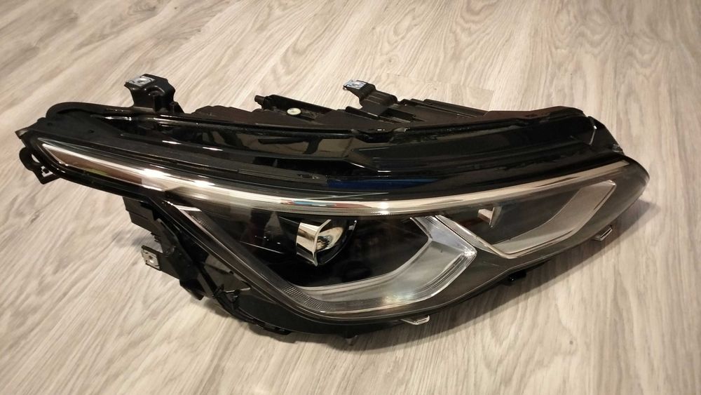 Reflektor , lampa prawa Golf 8 Full Led, IQ Led Nowa