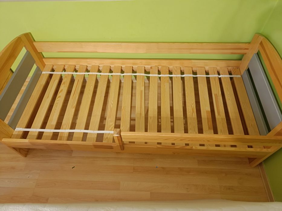 Łóżko drewniane 80x180 z materacem