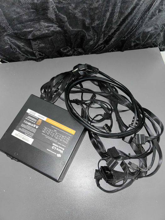 Komponenty gamingowe / RX 570 /i3-10100F/MONITOR/ZASILACZ/OBUOWA