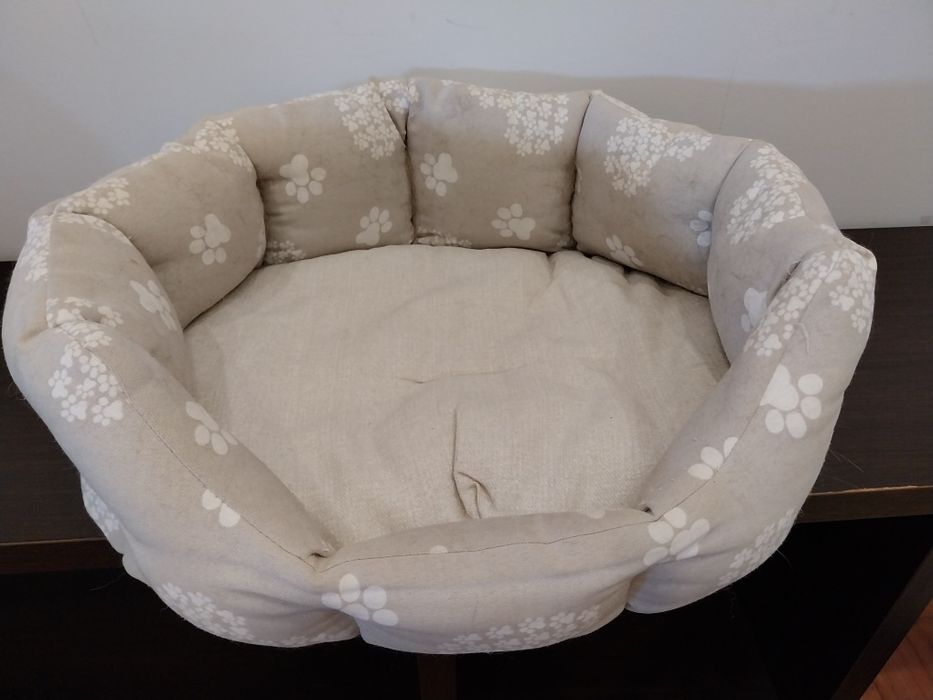 Cama para gatos,  uma com 42cm e 51cm, novas
