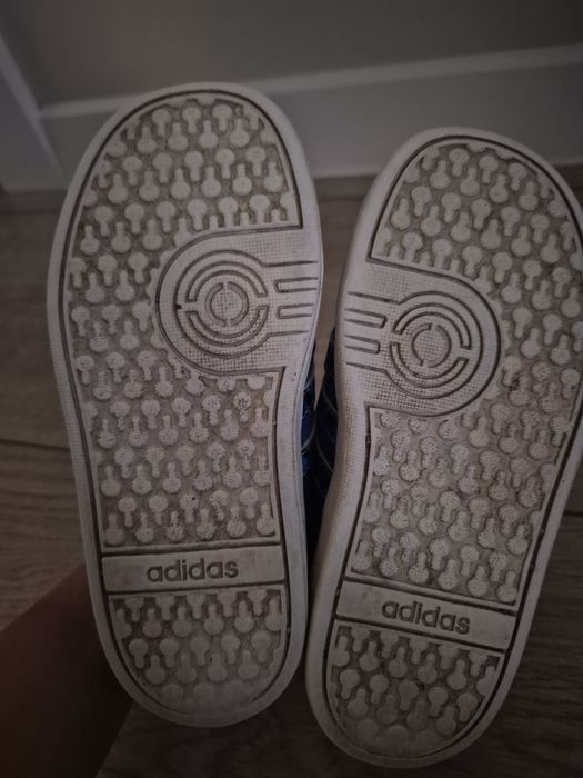 Buty dziecięce Adidas. Roz. 26