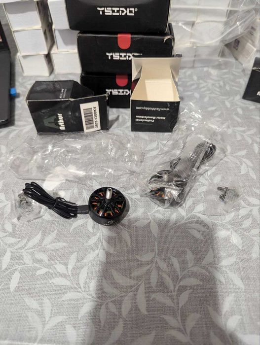 Двигуни для ФПВ 2807-1300KV\2207-1500,1900KV. Emax Eco2, Ysido, Hobby