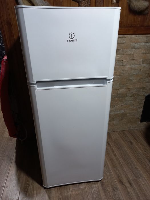Холодильник Indesit tiaa 14