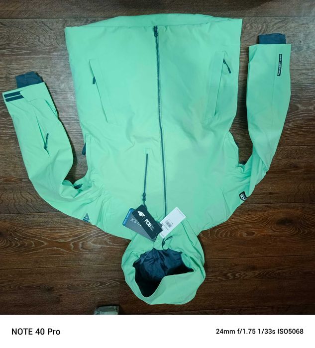 Nowa kurtka snowboardowa 4F XS damska membrana 10000 narciarska S