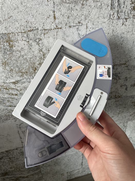 робот пилосос миючий Rowenta 75s