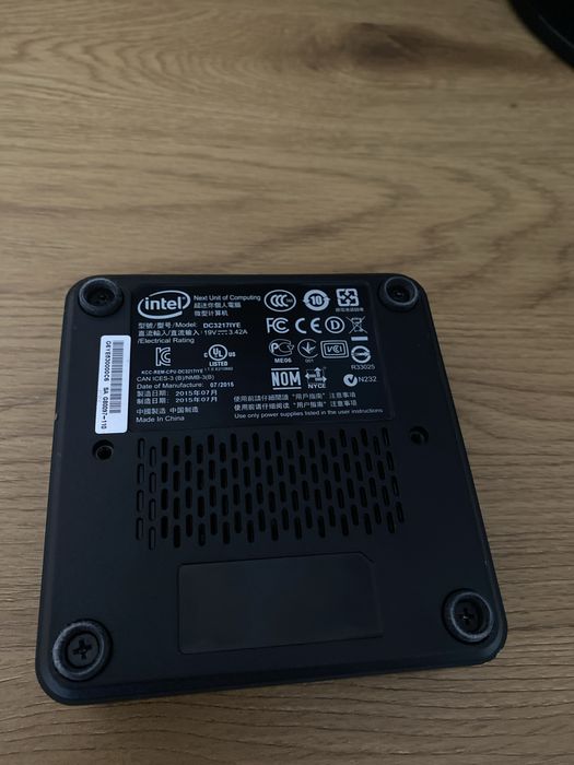 Intel® NUC Kit DC3217IYE mini komputer