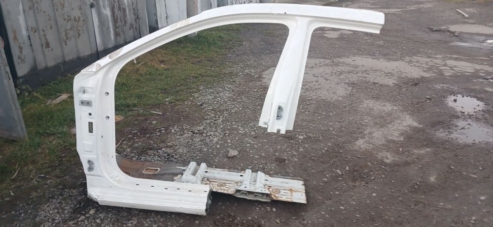 Передня Чвертка на Кіа ніро 23року