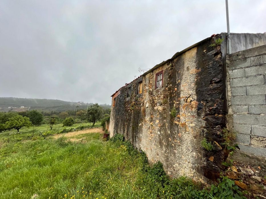 Casa  para remodelar e terreno