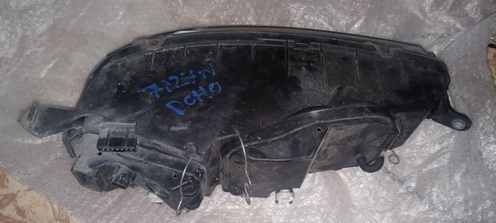 Fiat Punto 188  Farol direito dianteiro