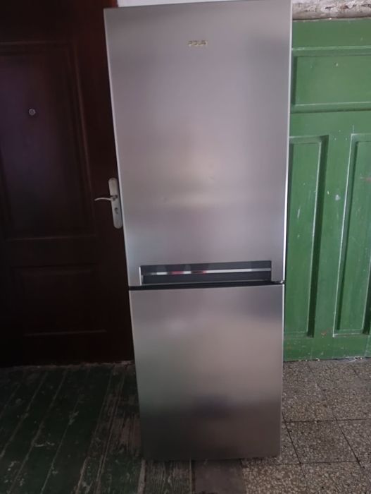 Lodówka Polar srebrna