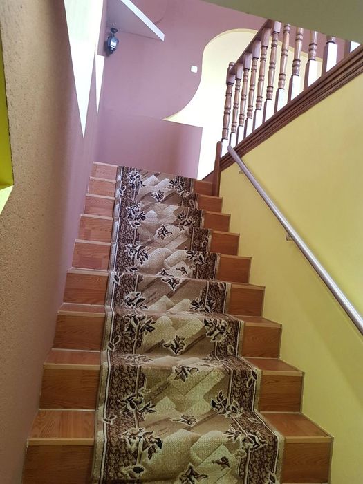 Продам двоповерховий будинок у місті Буринь Сумської обл.