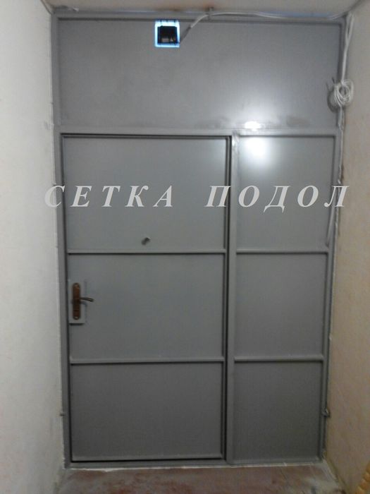 Тамбурні перегородкі, Технічні двері