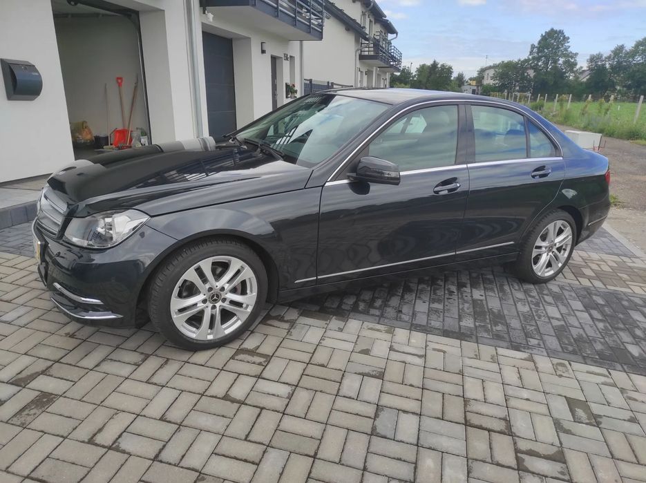 Mercedes-Benz Klasa C Pełne wyposażenie, bezwypadkowy, stan bdb, serwisowany