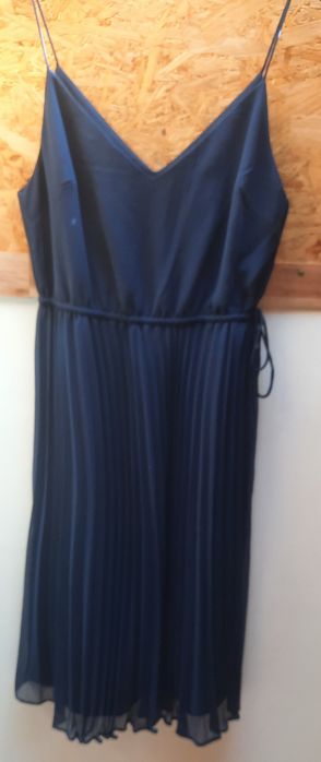 Elegancka sukienka plisowana Only