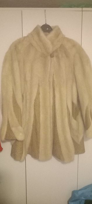 Futerko z białych norek