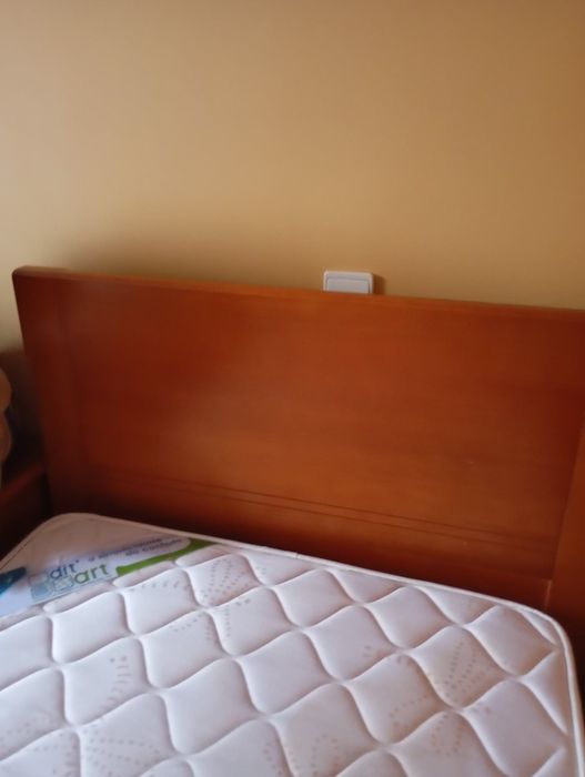 Cama de solteiro com grade