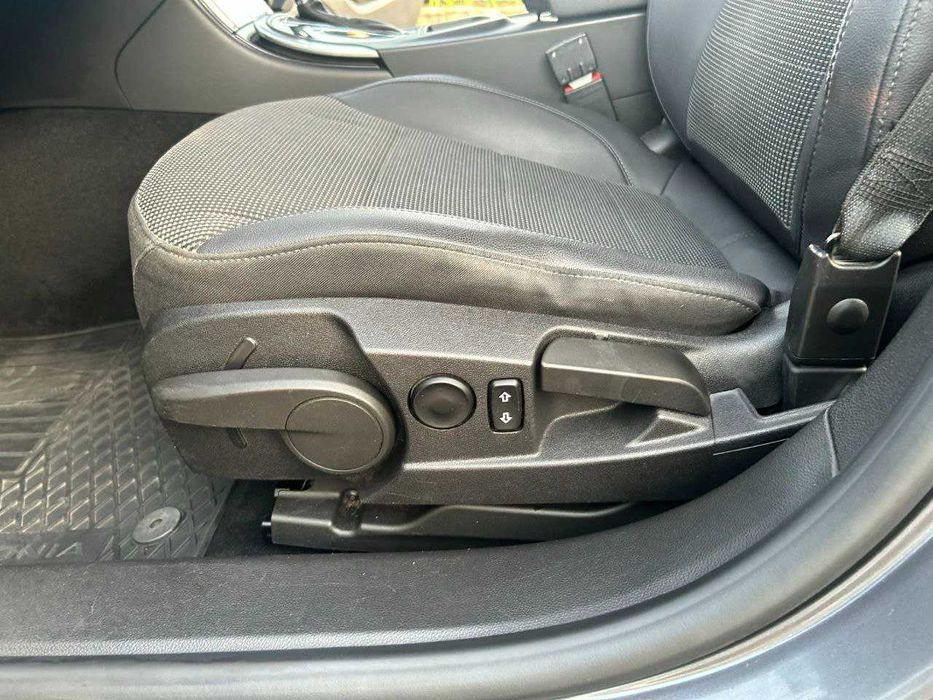 Продам легковий автомобіль