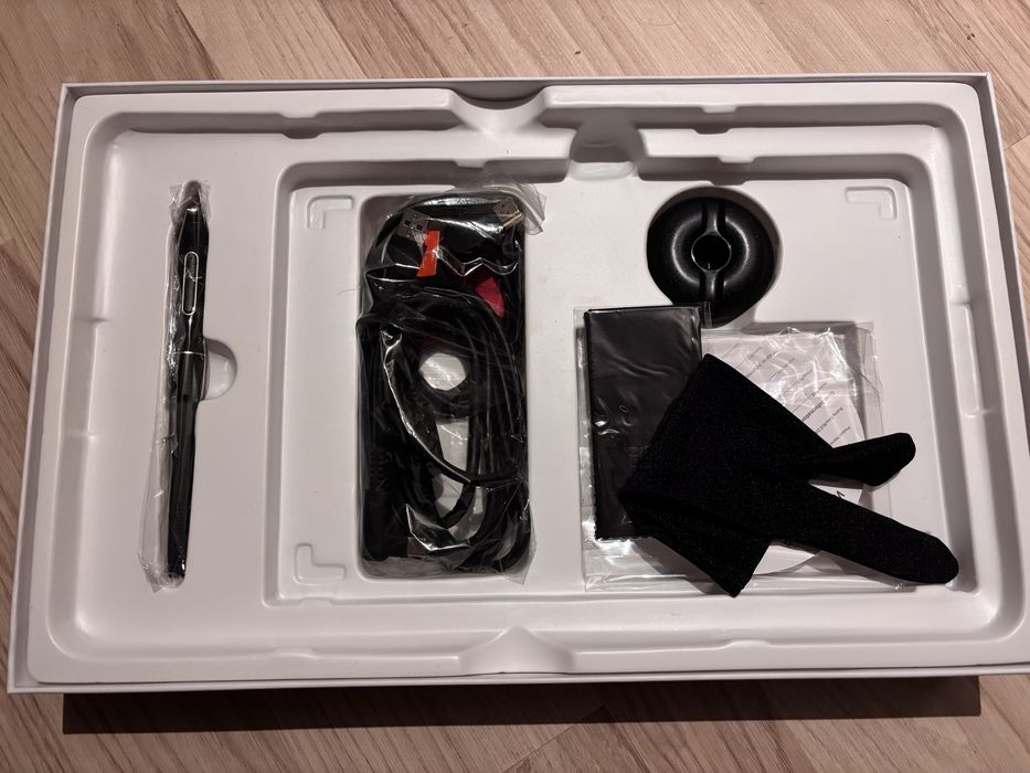 HUION Kamvas 13 tablet graficzny